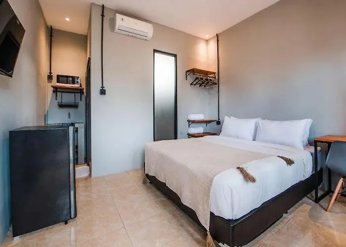 Apartments: + Kitchen/ Batu Bolong 3 ヴィラ チャングー